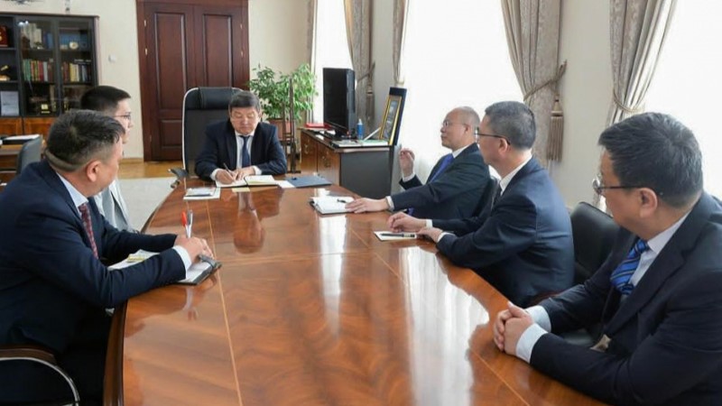 吉尔吉斯斯坦总理扎帕罗夫会见金年会官方网站入口代表团